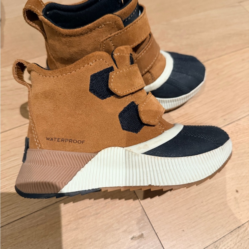 Sorel Kids Boots - Tan and Black